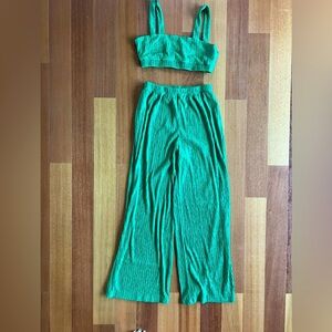 SHEIN green two piece set… Wide leg… Crop top